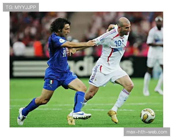 哈维与皮尔洛在控球体系中的组织角色分化