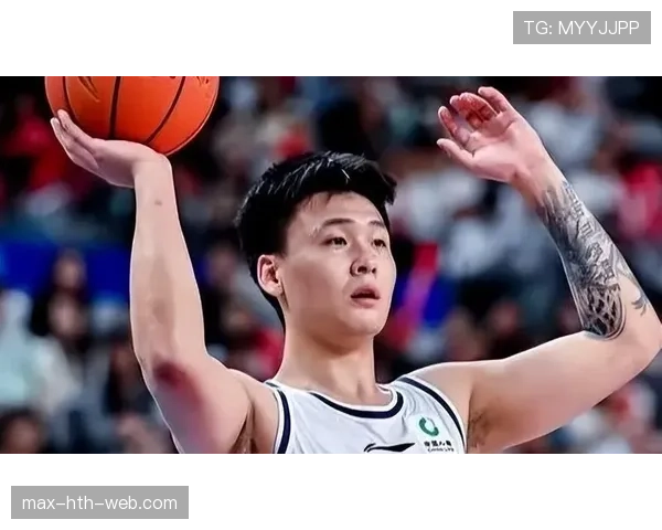 赵睿训练完直接去拍美食博主，这画风换了谁认得出啊？