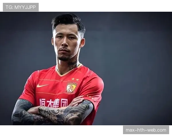 张琳芃防守能力持续提升,近期表现稳健 张琳芃防守能力持续提升,近期表现稳健